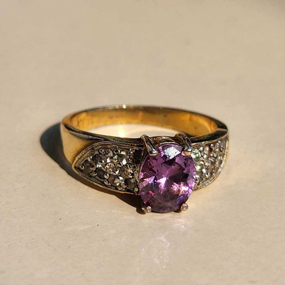 Vintage Gold Tone Metal Purple Oval Stone Cocktail Ring Size 10 Clear Accents
